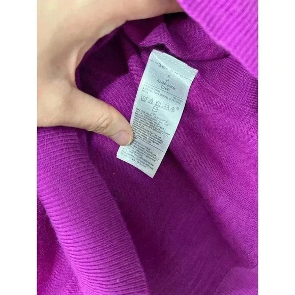 Banana Republic Marino Wool Knitted Lightweigh Sweater - Picture 5 of 9